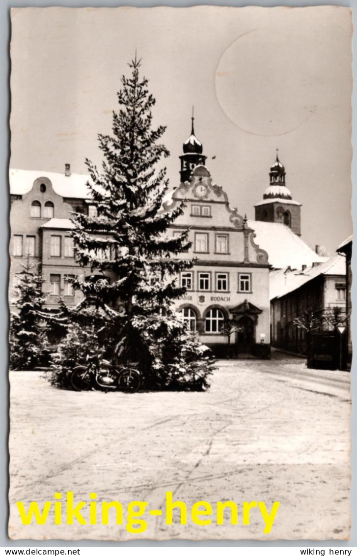 Bad Rodach Bei Coburg - S/w Marktplatz - Mit Sparkasse Und Motorrad Vor Tannenbaum - Bad Rodach