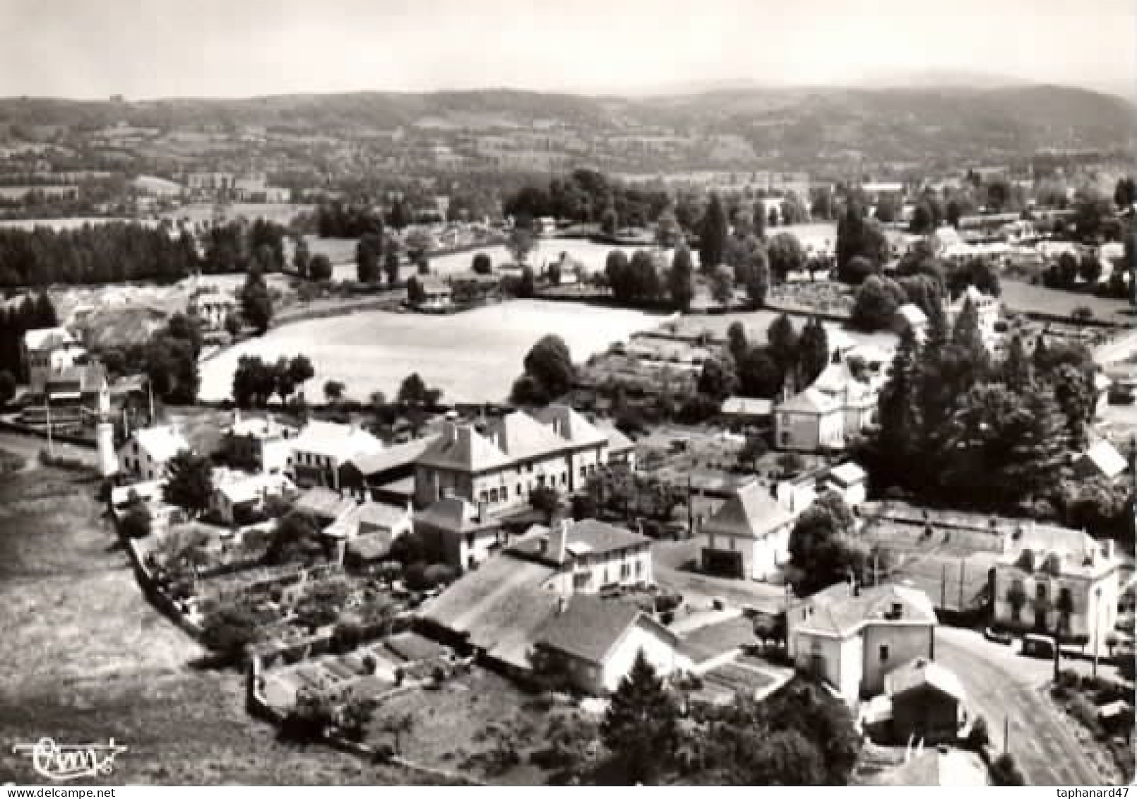 . 15 . JUSSAC . Laprade . Vue Aér. . - Jussac