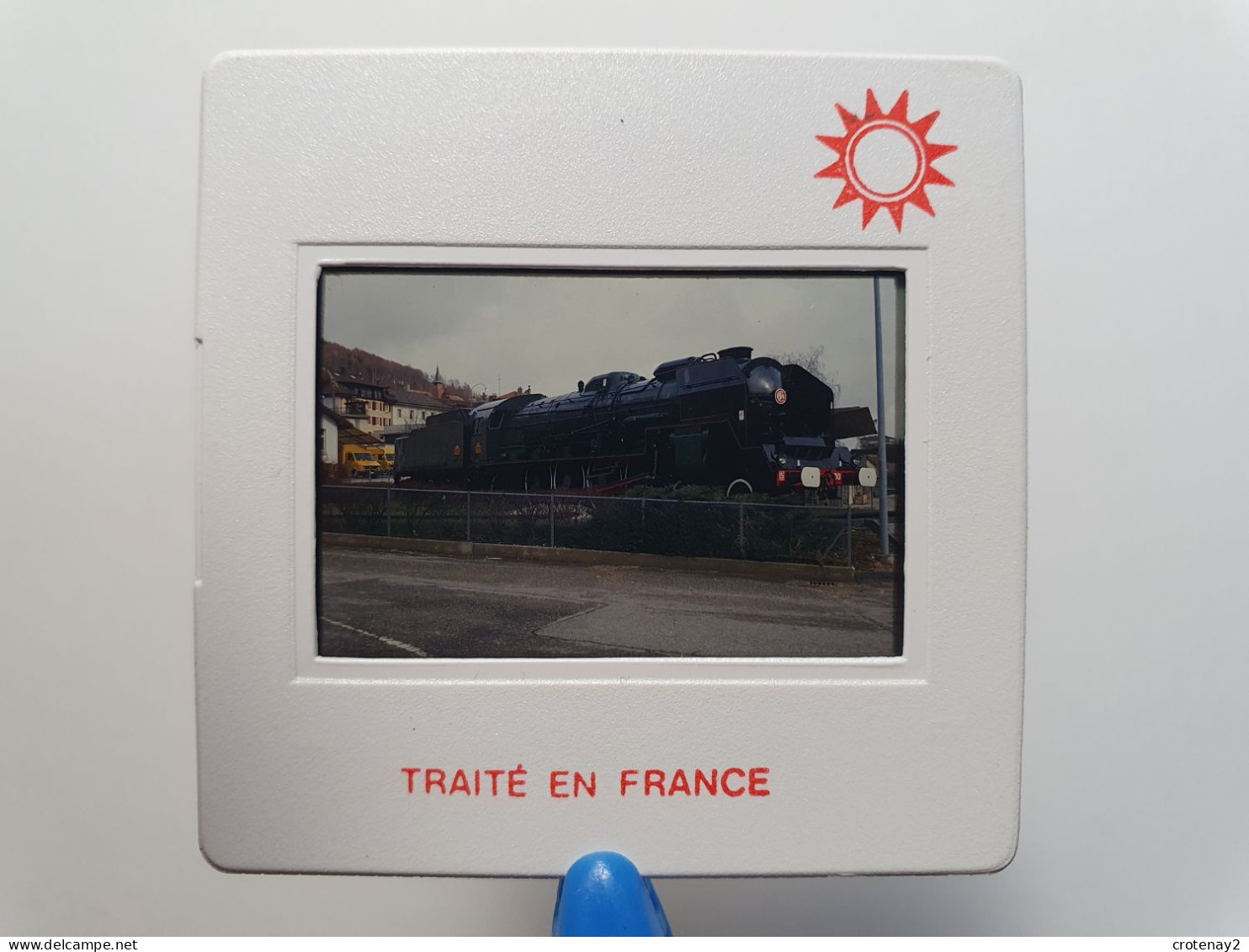 Photo Diapo Diapositive Slide TRAIN Wagon Locomotive à Vapeur SNCF 141 P 30 à VALLORBE En 03/1987 VOIR ZOOM - Diapositives