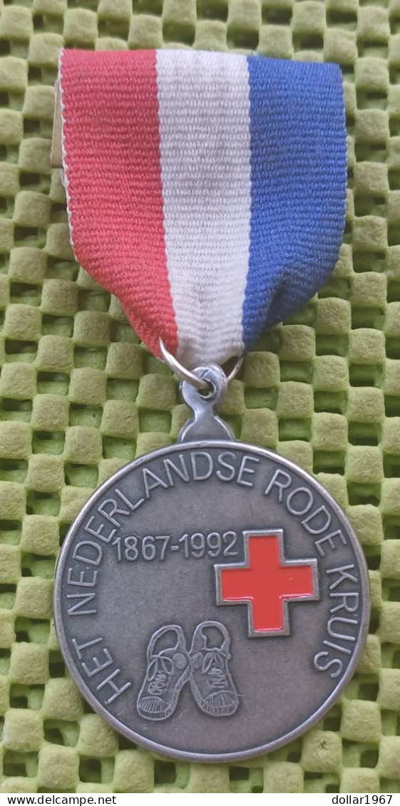 Medaille - Het Nederlandse Rode Kruis 1867-1992 - K.N.B.L.O -  Original Foto  !!  Medallion  Dutch - Altri & Non Classificati