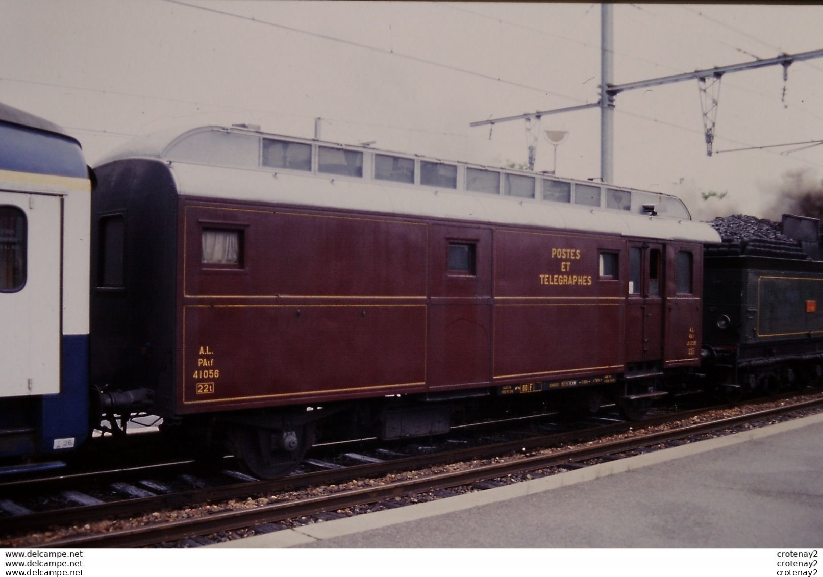 Photo Diapo Diapositive Slide TRAIN Wagon Poste De L'AJECTA à MONTARGIS Le 18/06/1995 VOIR ZOOM - Diapositives