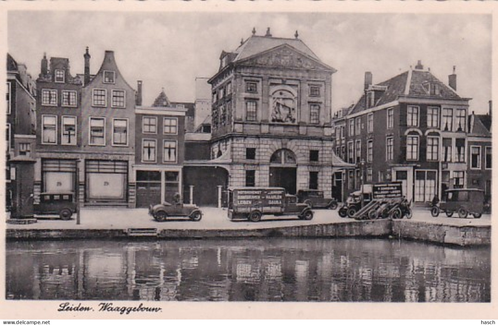 485331Leiden, Waaggebouw. 1946.   - Leiden