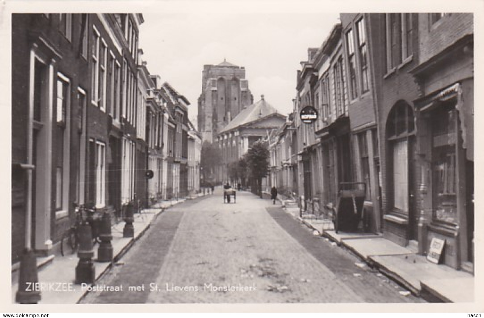485567Zierikzee, Poststraat Met St. Lievens Monsterkerk. (FOTOKAART) (Kras Bij De Kar) - Zierikzee