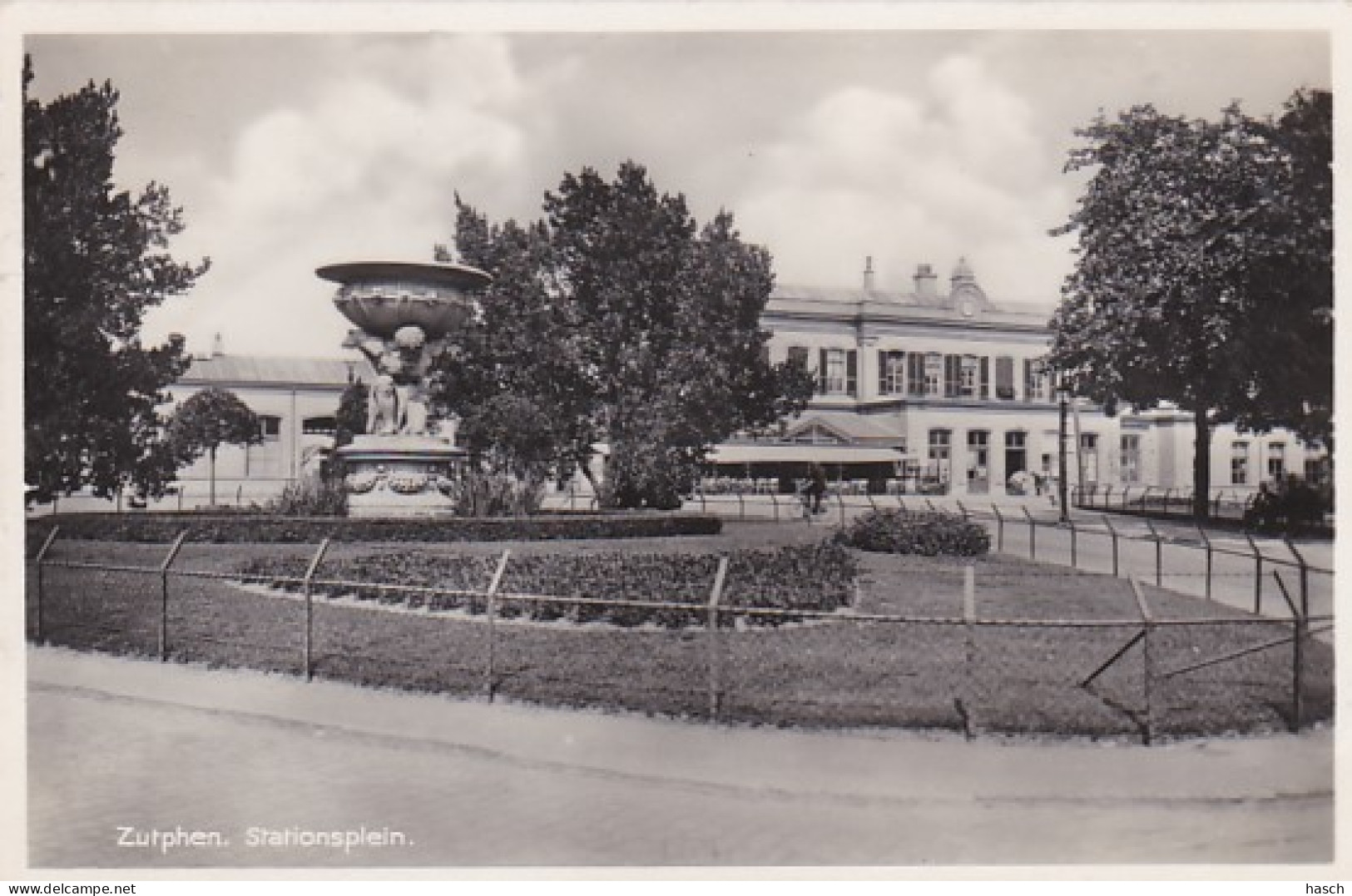 4858236Zutphen, Stationsplein. 1937. (FOTOKAART)   - Zutphen