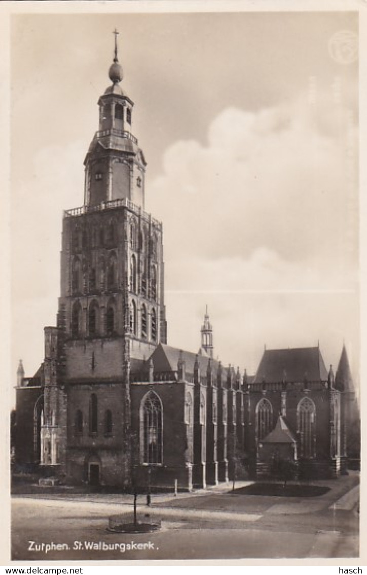 4858238Zutphen, St. Walburgskerk. 1937 (Foto Met Zilverglans)  - Zutphen