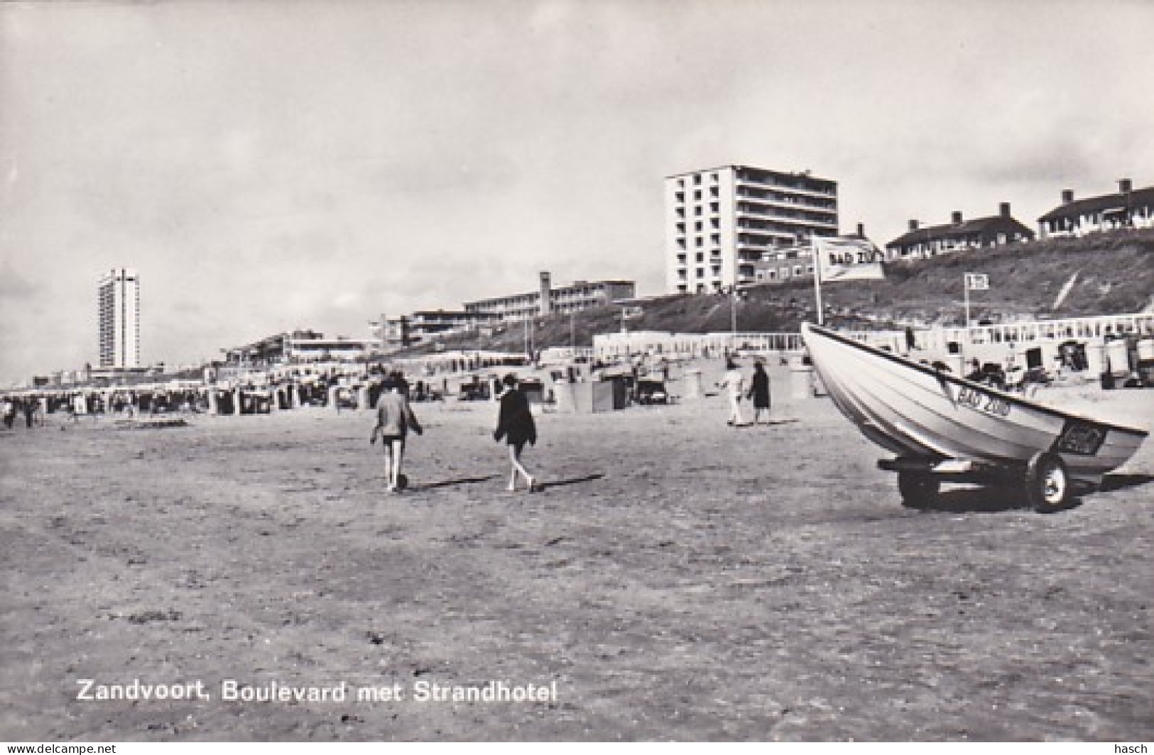 4858463Zandvoort, Boulevard Met Strandhotel. (FOTOKAART)  - Zandvoort