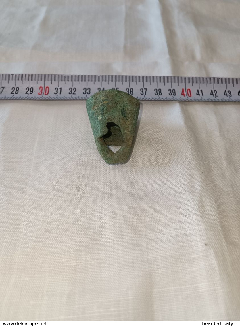 An Ancient Scythian Bell. - Arqueología