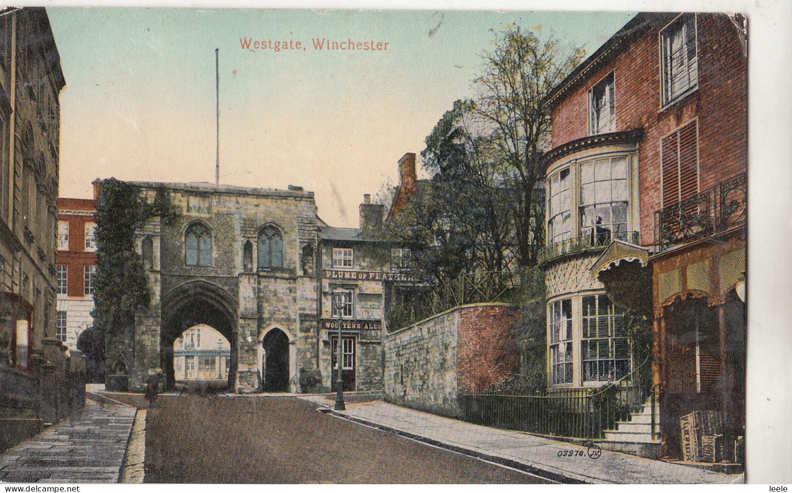 CA14. Vintage Postcard.  Westgate, Winchester. Hampshire. - Winchester