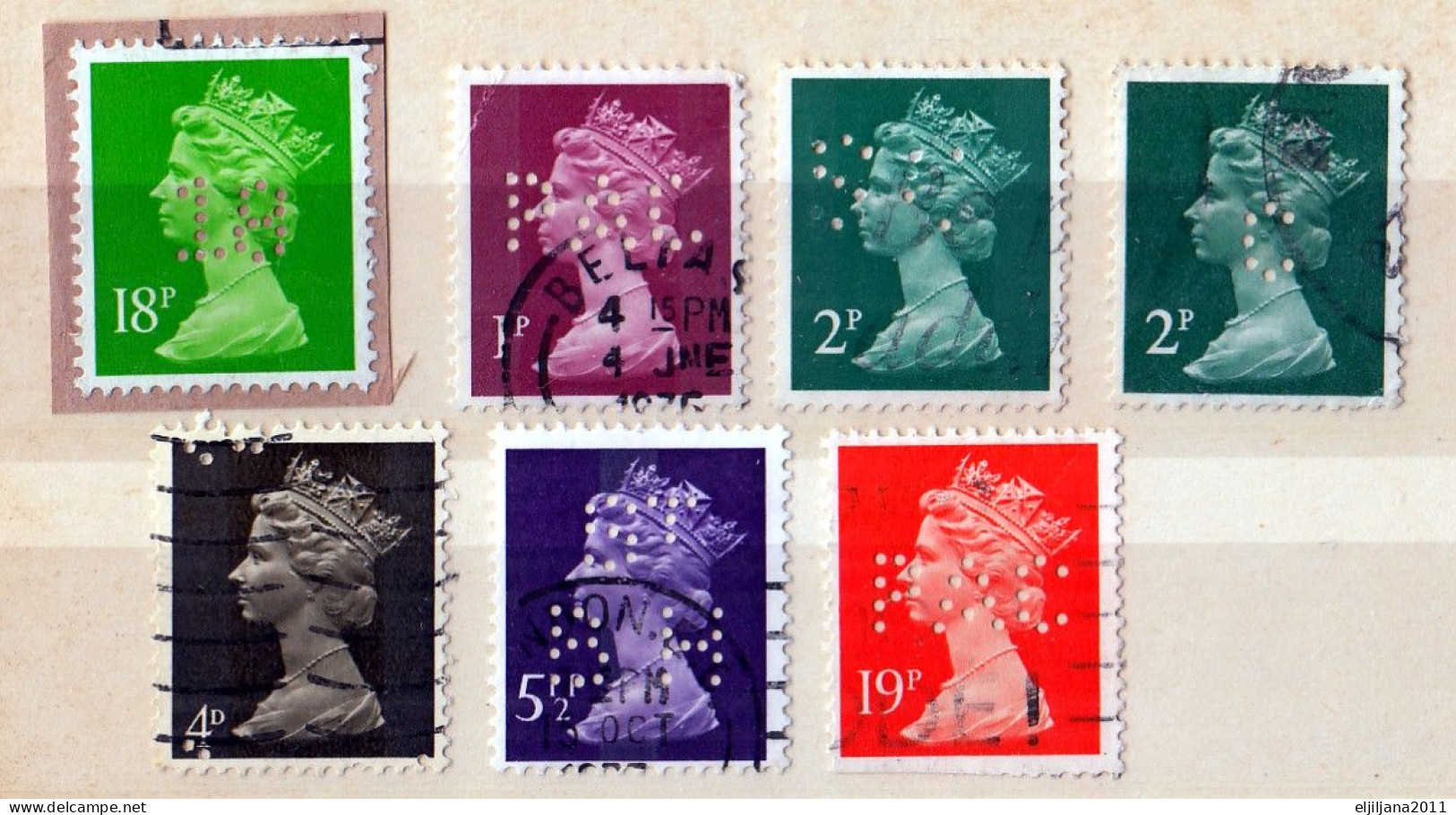 ⁕ GB / UK / QEII. ⁕ Queen Elizabeth II. Machin, definitives ⁕ 1970 stamps in two albums - see scan 37 pages (7v perfin)