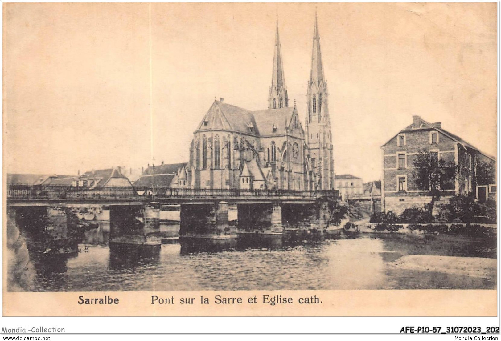 AFEP10-57-0927 - SARRALBE - Pont Sur La Sarre Et église Cath  - Sarralbe