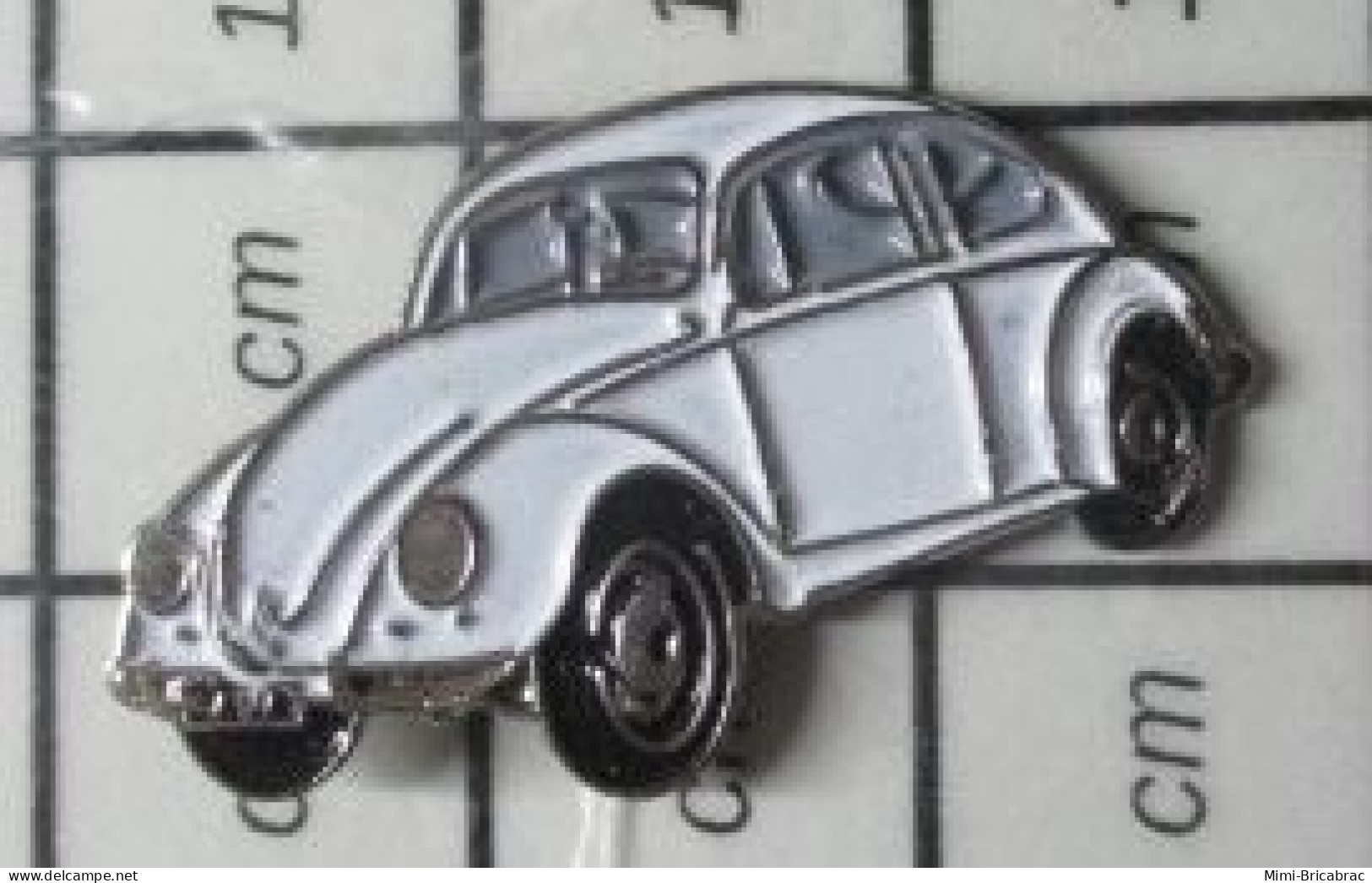 718A  Pins Pin's / Rare & Belle Qualité  AUTOMOBILES / VW VOLKSWAGEN COCCINELLE BLANCHE - Volkswagen