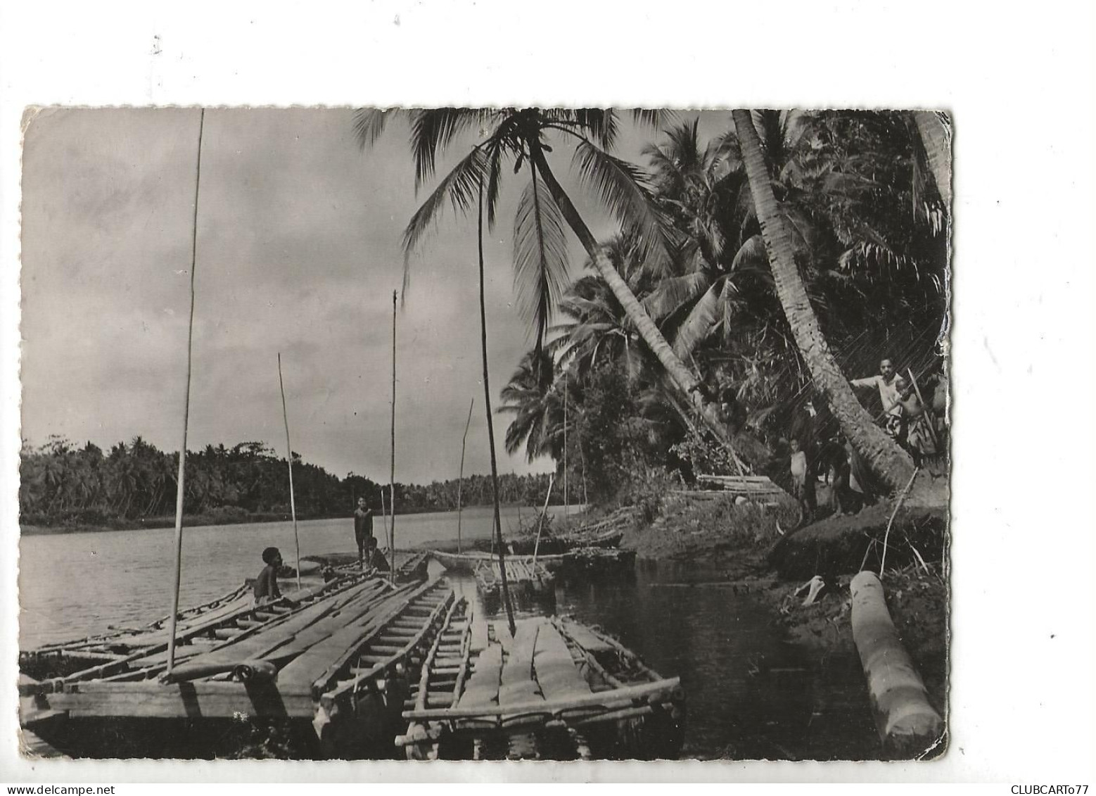 La Papouasie-Nouvelle-Guinée :  Le Débarcadère Au Bord Du Fleuve De La Mission En 1950 (animé) GF - TAAF : Franse Zuidpoolgewesten