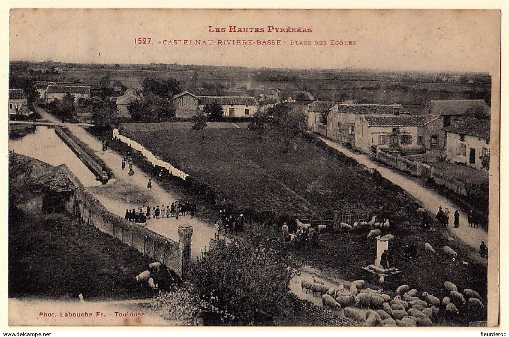 65 - B56800CPA - CASTELNAU RIVIERE BASSE - Place Des Ecoles - Très Bon état - HAUTES-PYRENEES - Castelnau Riviere Basse