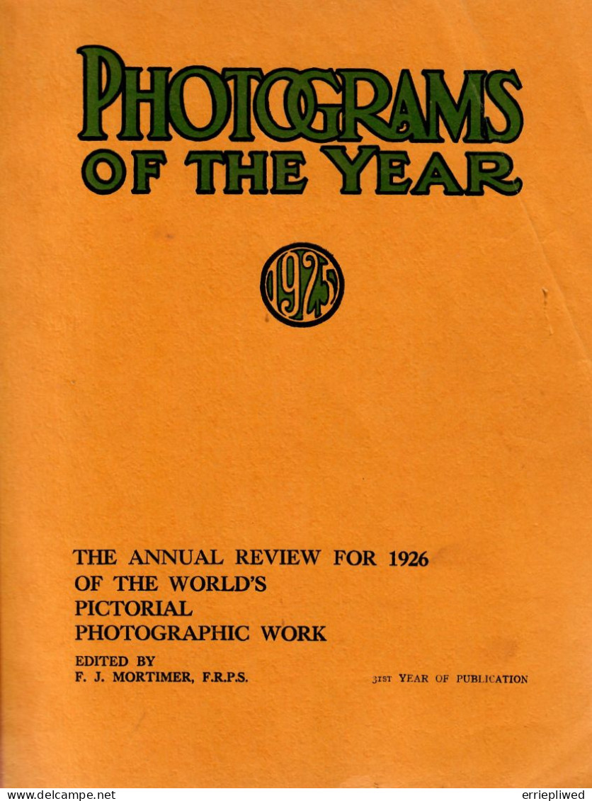 The Annual Revieuw - Photographie