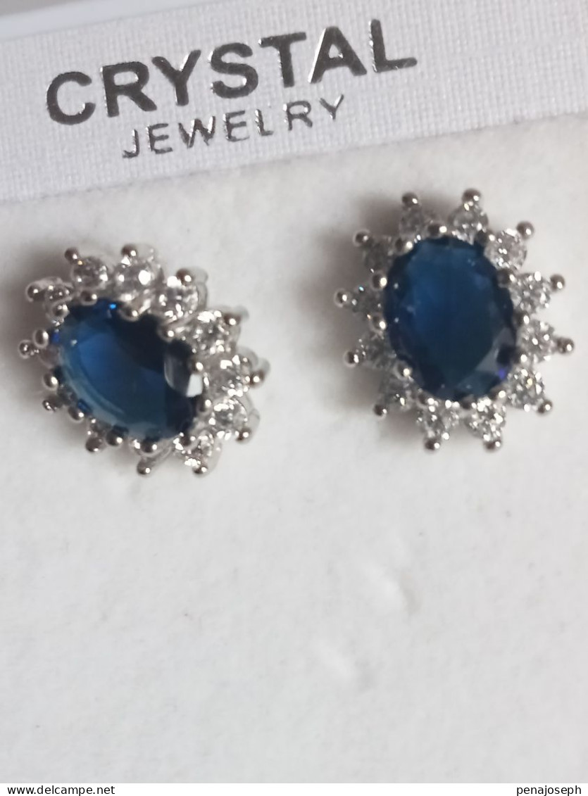 boucle d'oreille bleu