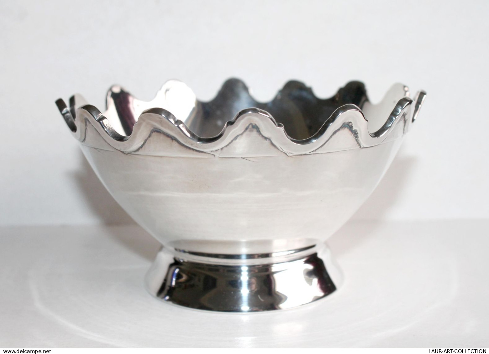 JOLI BOL SUR PIEDOUCHE, COUPELLE COUPE DRAGEOIR En METAL ARGENTÉ A BORD POLYLOBÉ / ART DE LA TABLE & DECORATIF (1102.21) - Plata