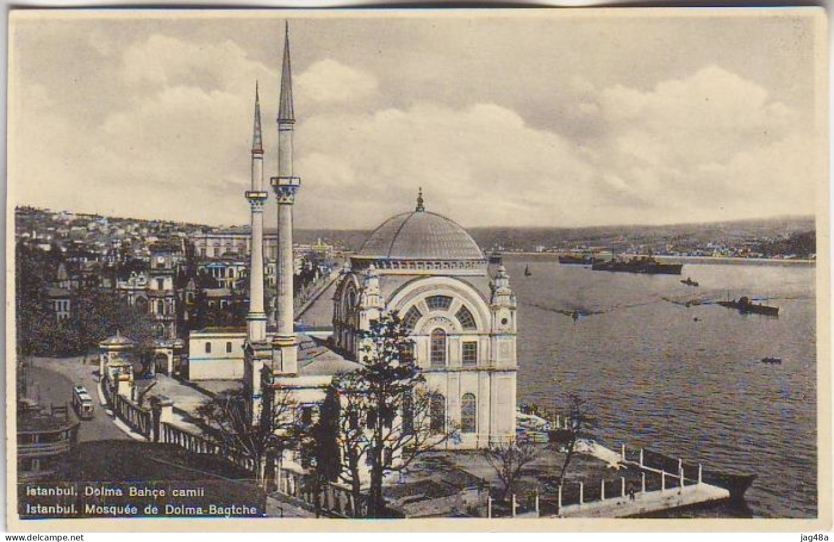 TURKEY. Vintage/Istanbul - Mosquee De Dolma-Bagtche.. Unused Postcard. - Covers & Documents