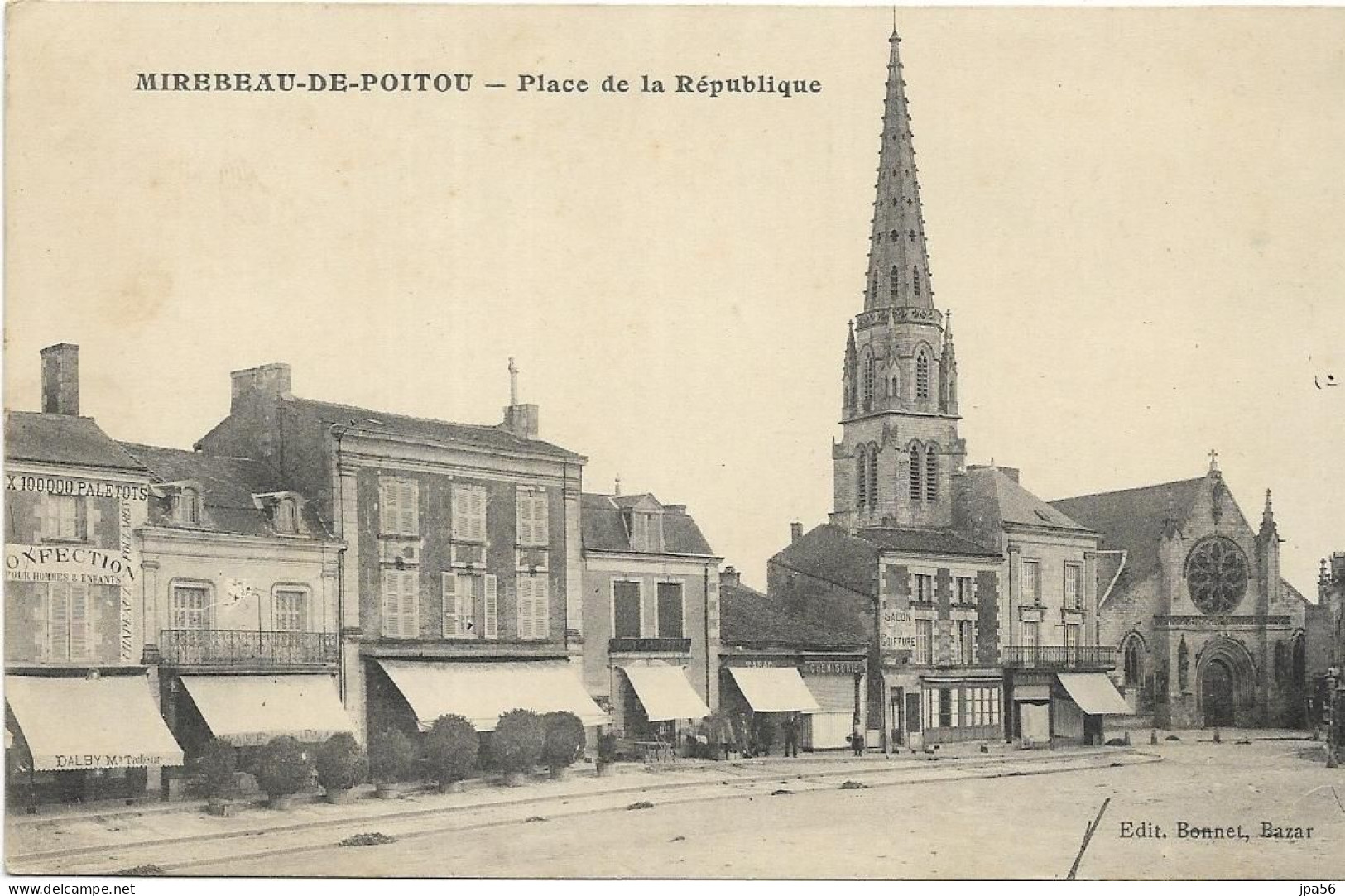 86 - MIREBEAU - 3 Cpa - Place De La République (2) - Place Du Marché Et Eglise - Mirebeau