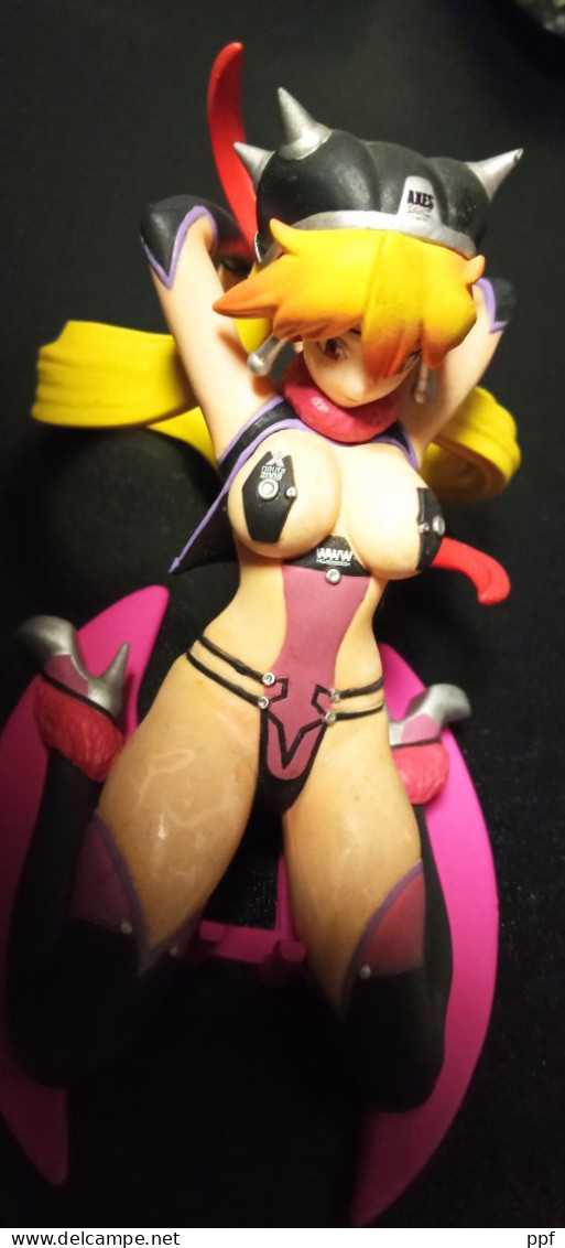 Anime action figure per adulti, personaggio femminile.