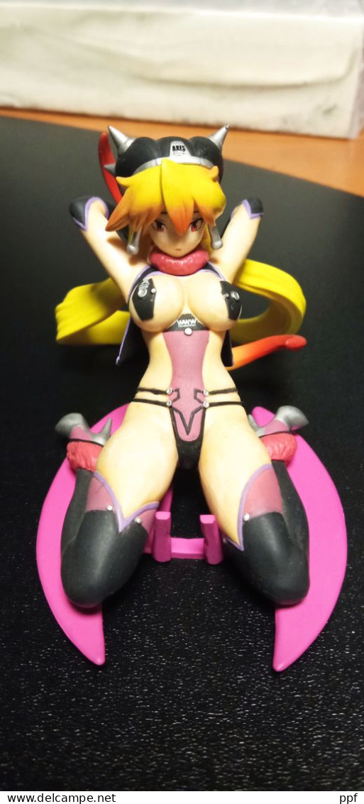 Anime action figure per adulti, personaggio femminile.