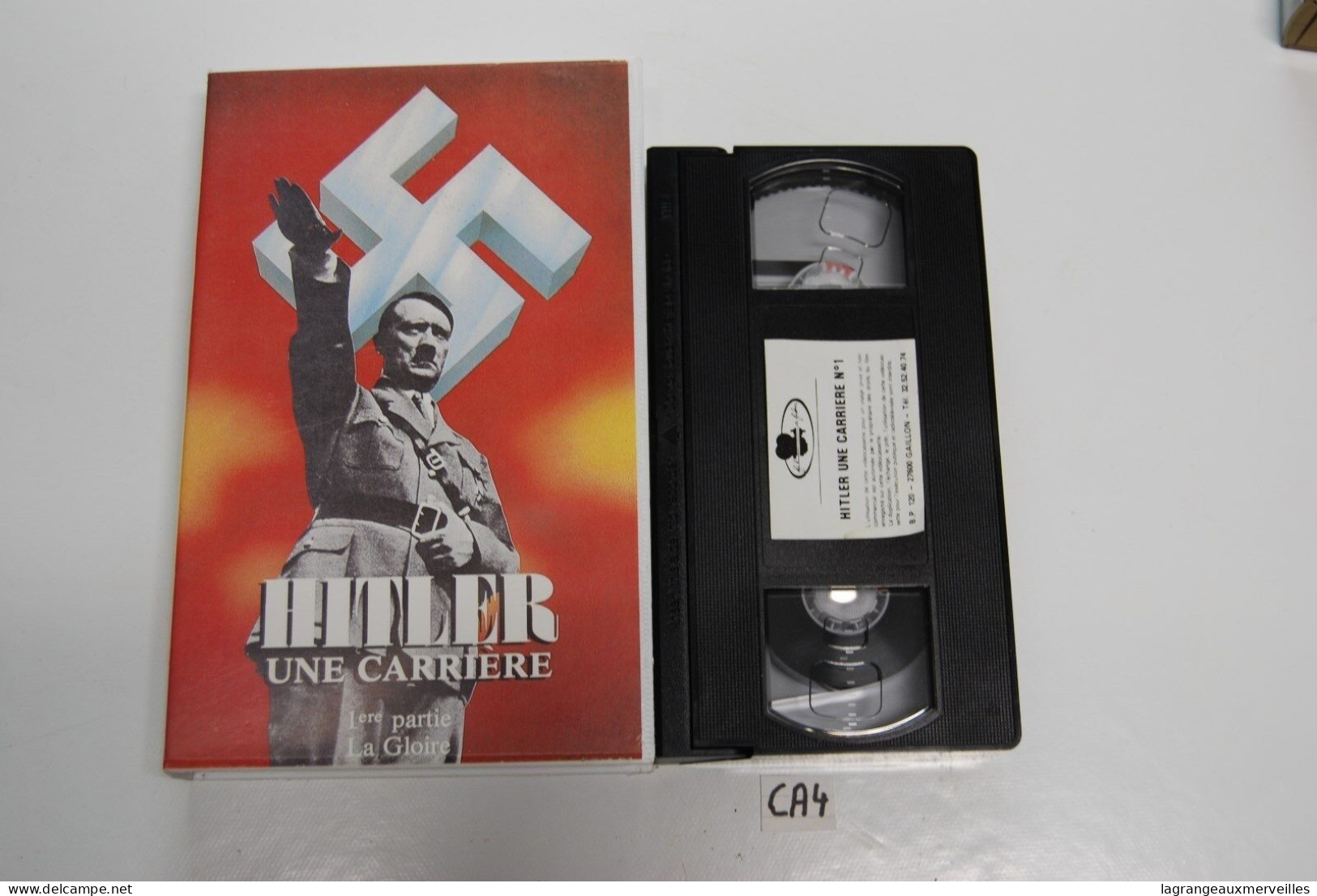CA4 CASSETTE VIDEO VHS HITLER UNE CARRIERE - Verzamelingen, Voorwerpen En Reeksen