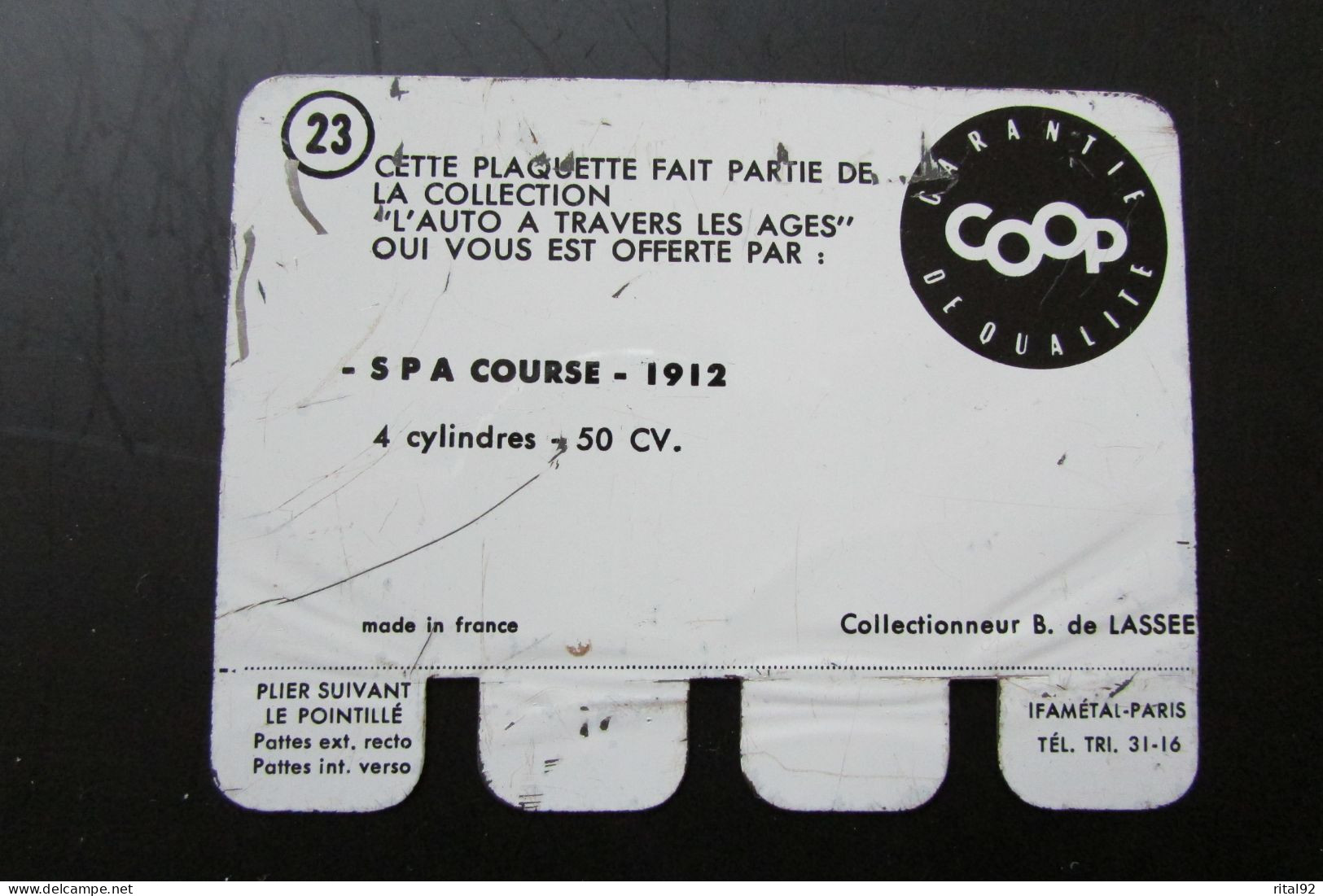 Plaque Publicitaire En Tôle "COOP" Série : "L' AUTO à Travers Les âges" - Plaques En Tôle (après 1960)