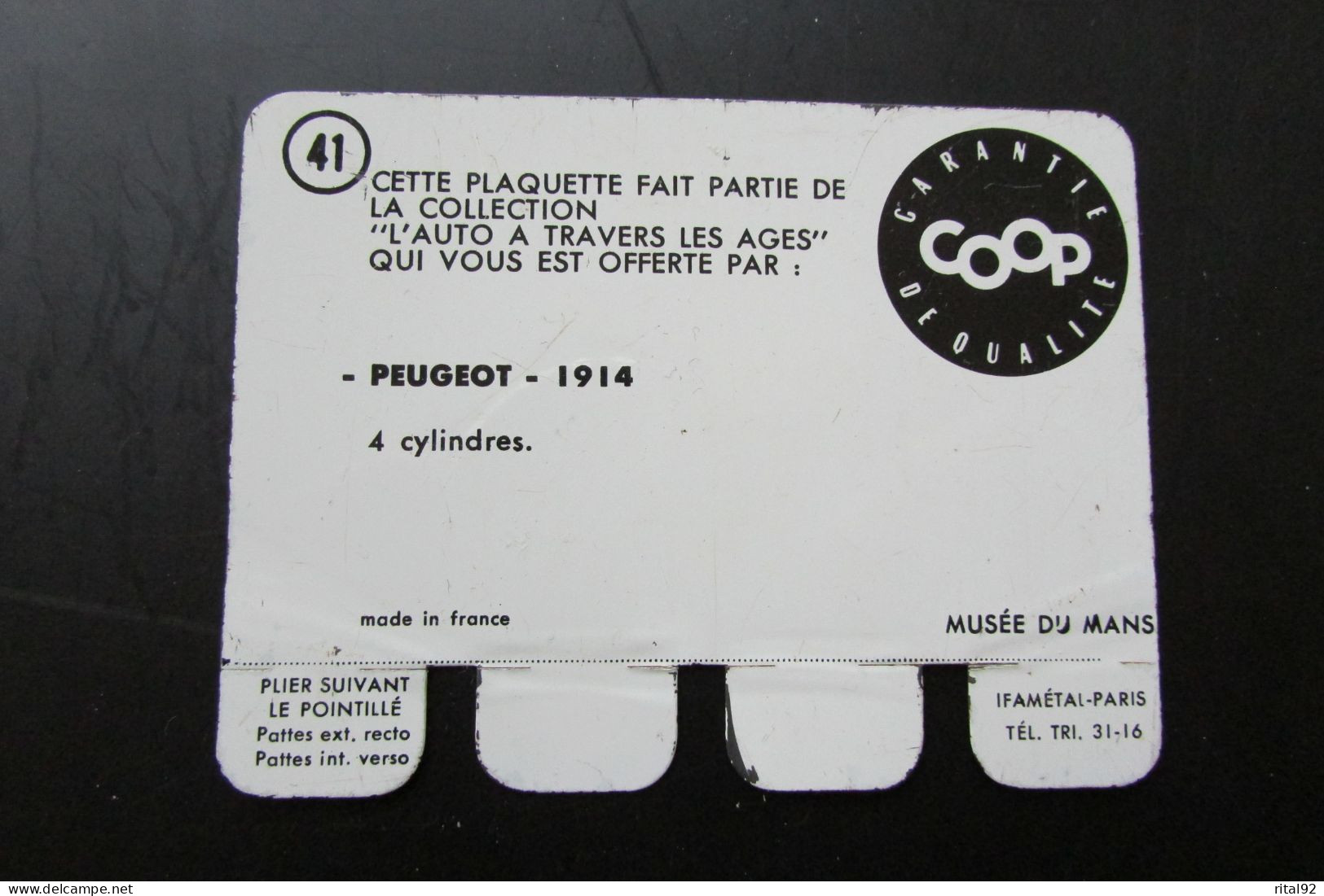 Plaque Publicitaire En Tôle "COOP" Série : "L' AUTO à Travers Les âges" - Tin Signs (vanaf 1961)