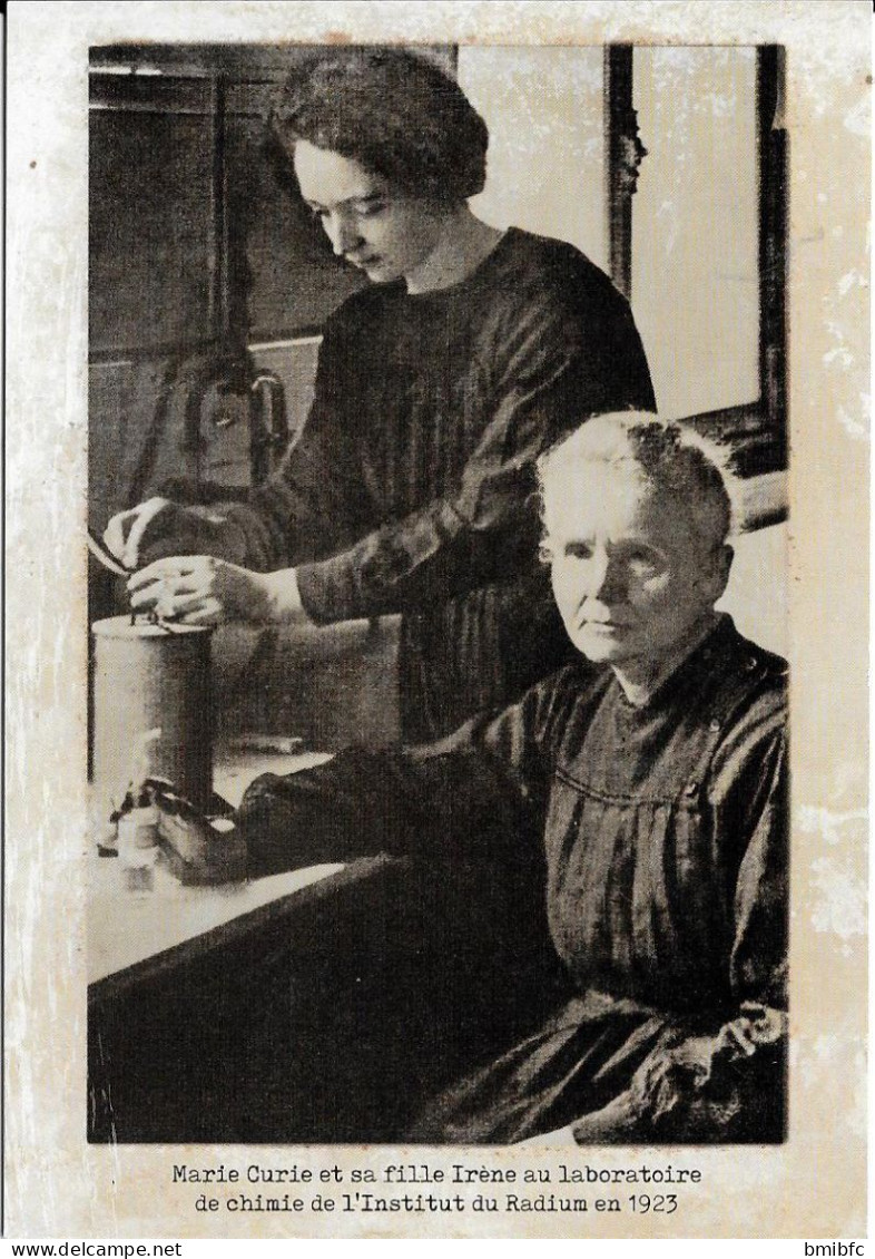 Marie  Curie Et Sa Fille Irène Au Laboratoire De Chimie De L'Institut Du Radium En 1923 - Prix Nobel