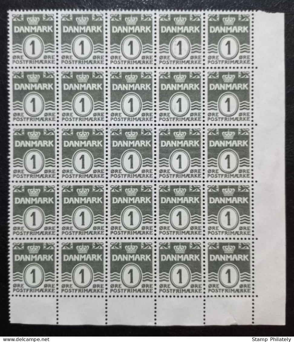 Denmark Wavy Lines Unused Block Stamps Mint No Gum (MNG) - Blokken & Velletjes