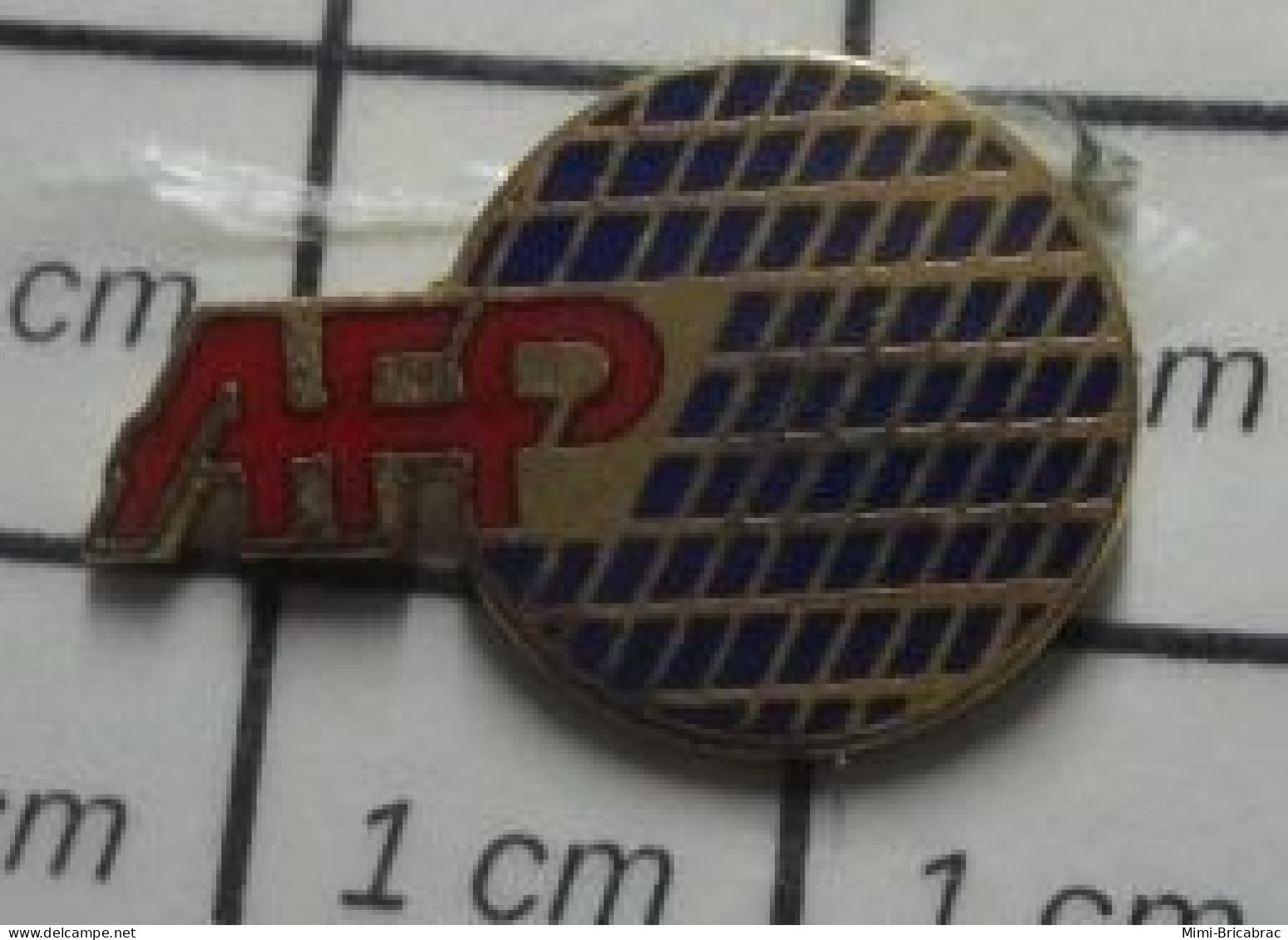 718A  Pin's Pins / Beau Et Rare / THEME : MEDIAS / Mini Pin's AFP AGENCE FRANCE PRESSE - Médias