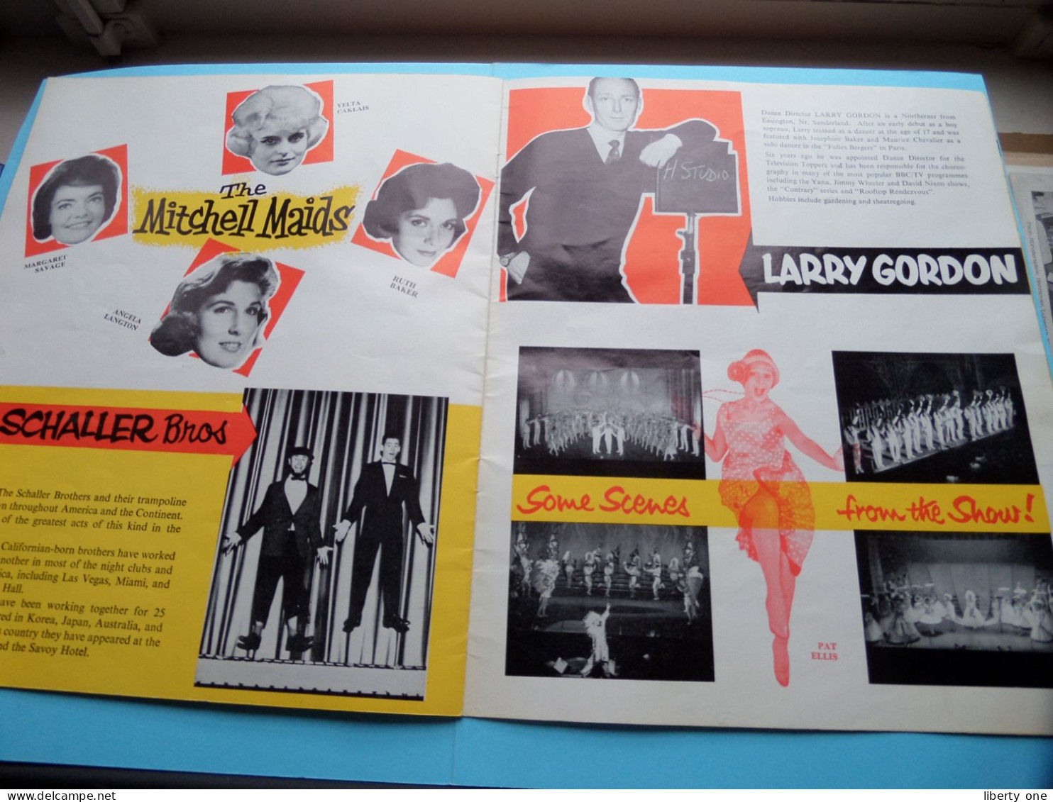 The BLACK & WHITE MINSTREL SHOW > Souvenir Brochure 2'6 ( Robert Luff ) Anno 19?? ( See SCANS of all Pages ) !