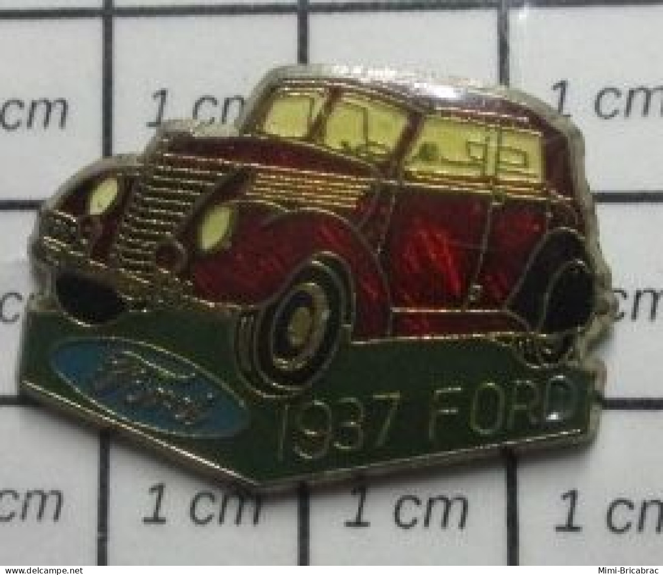 718B  Pin's Pins / Beau Et Rare / THEME : AUTOMOBILES / FORD 1937 ROUGE METALLISEE - Ford