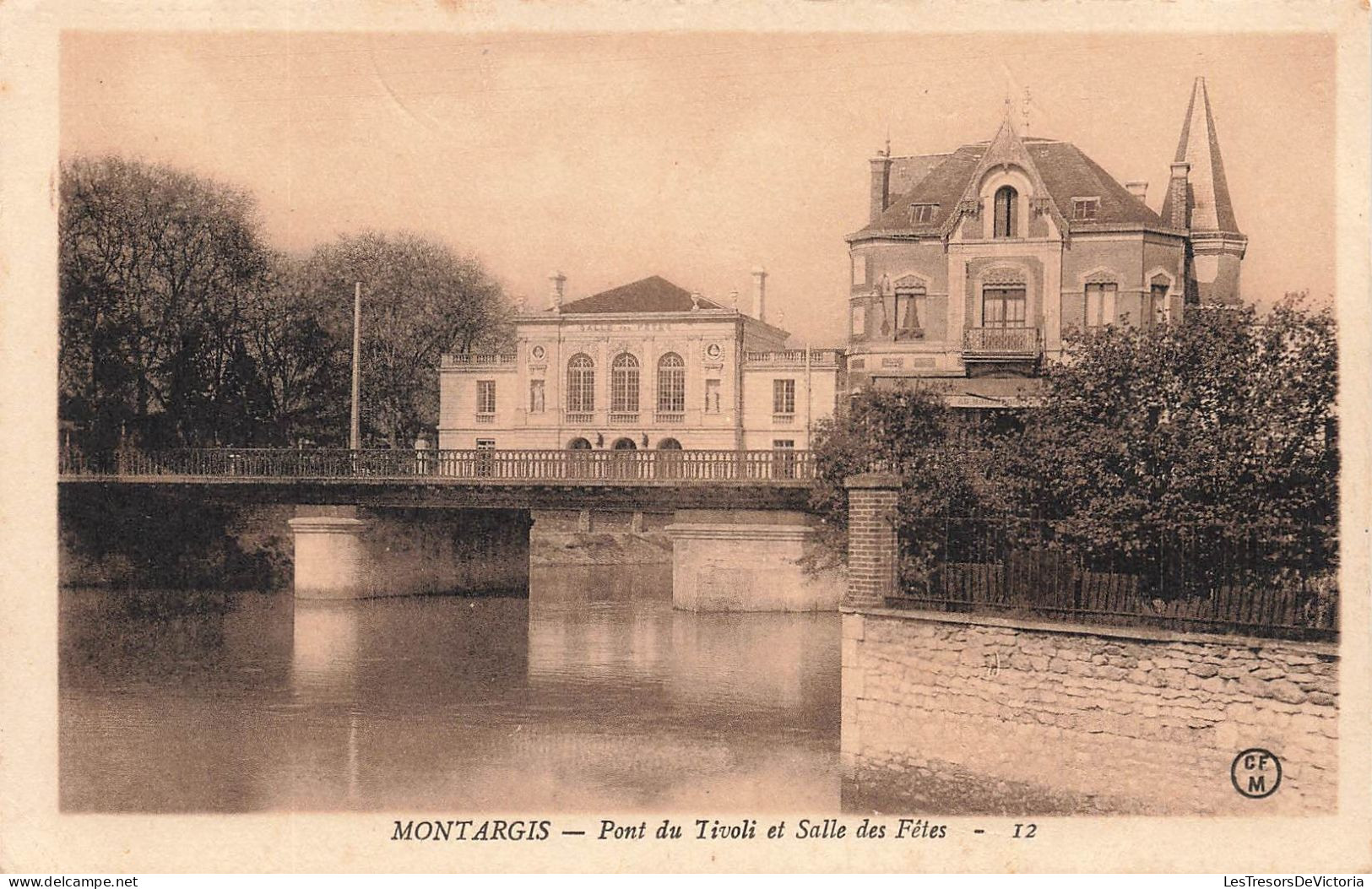 FRANCE - Montargis - Vue Générale Sur Le Pont Du Tivoli Et Salle Des Fêtes - Carte Postale Ancienne - Montargis