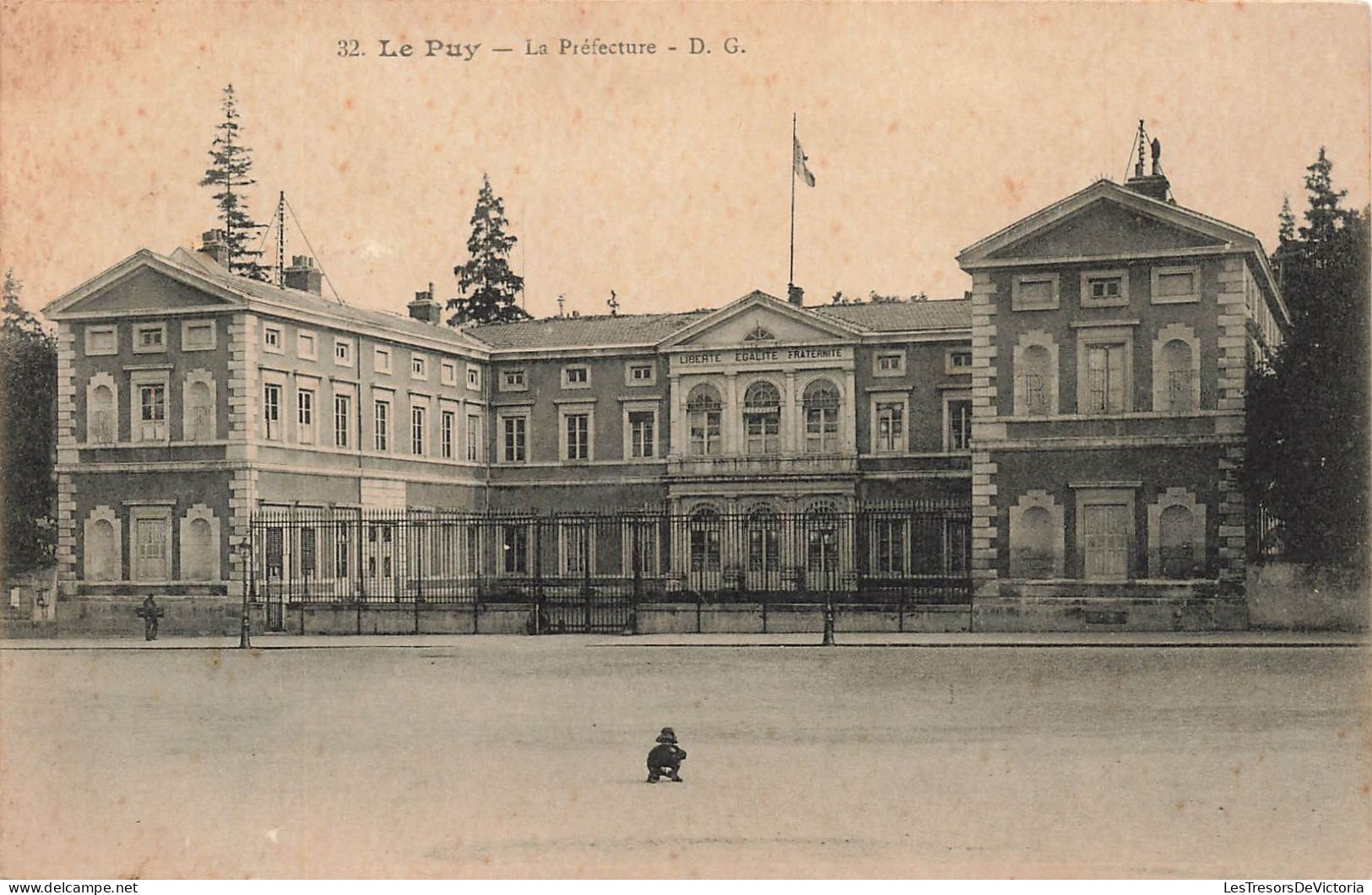 FRANCE - Le Puy - Vue Générale De La Préfecture - D.G - Carte Postale Ancienne - Le Puy En Velay