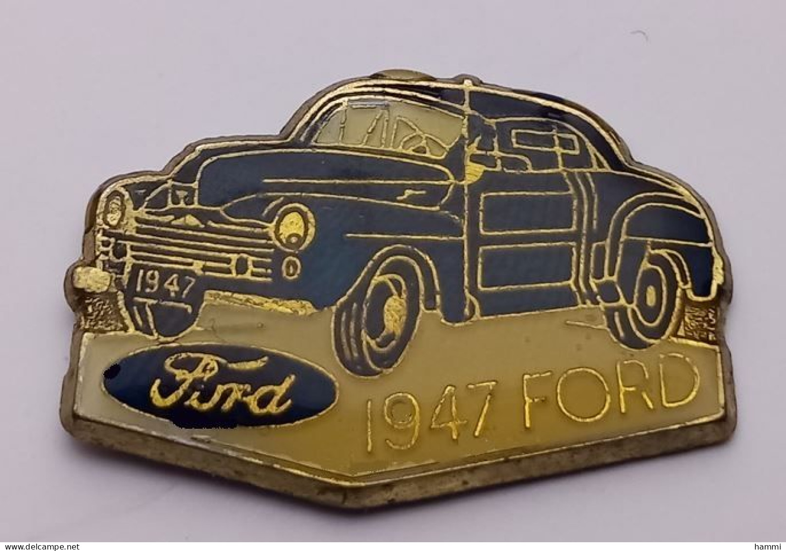 V104 Pin's FORD 1947 BLEUE TACOT Achat Immédiat - Ford