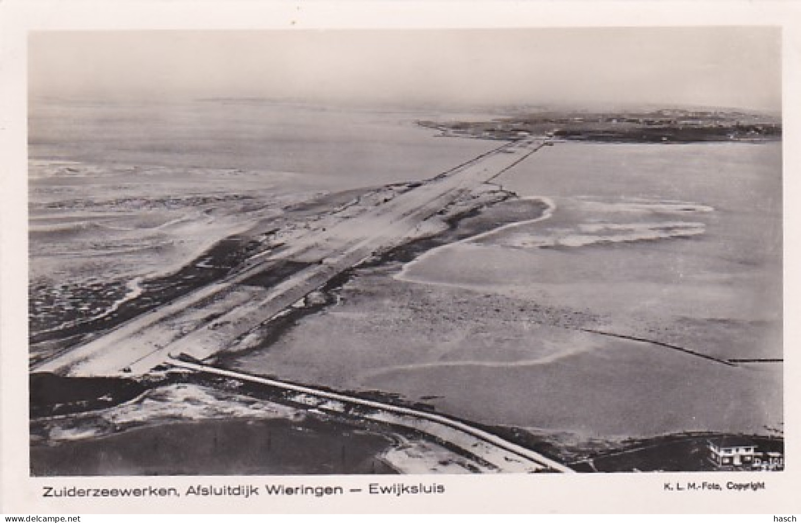 486726Zuiderzeewerken, Afsluitdijk Wieringen Ewijksluis.  - Den Oever (& Afsluitdijk)