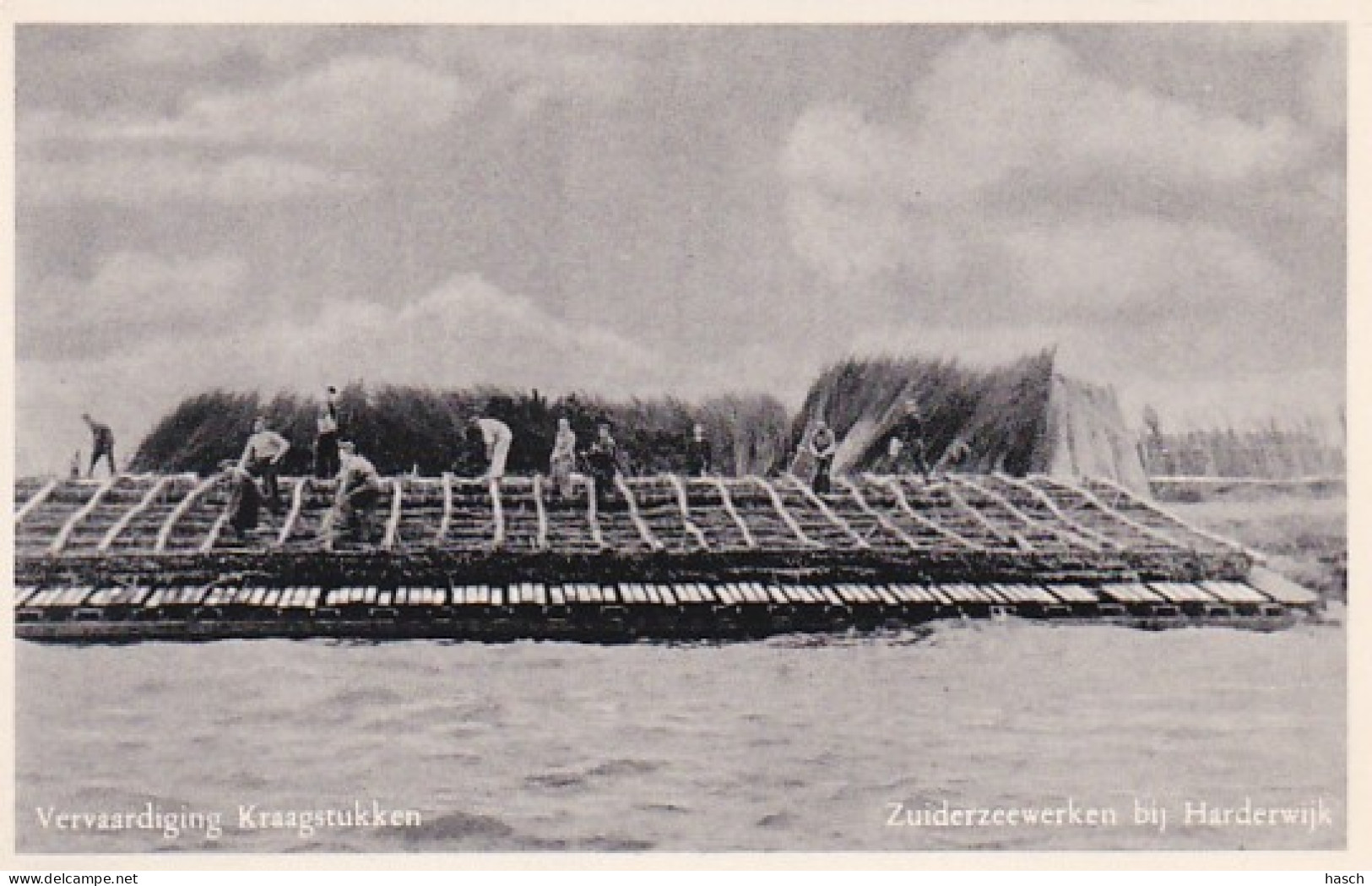 486730Zuiderzeewerken, Bij Harderwijk, Vervaardiging Kraagstukken.  - Den Oever (& Afsluitdijk)