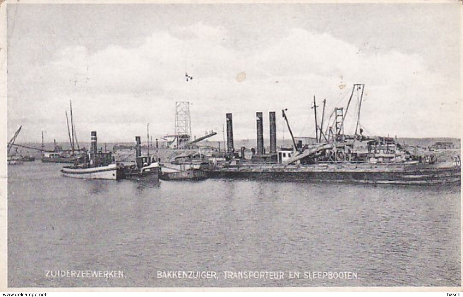 486735Zuiderzeewerken, Bakkenzuiger, Transporteur En Sleepbooten. (Zie Randen En Hoeken)  - Den Oever (& Afsluitdijk)