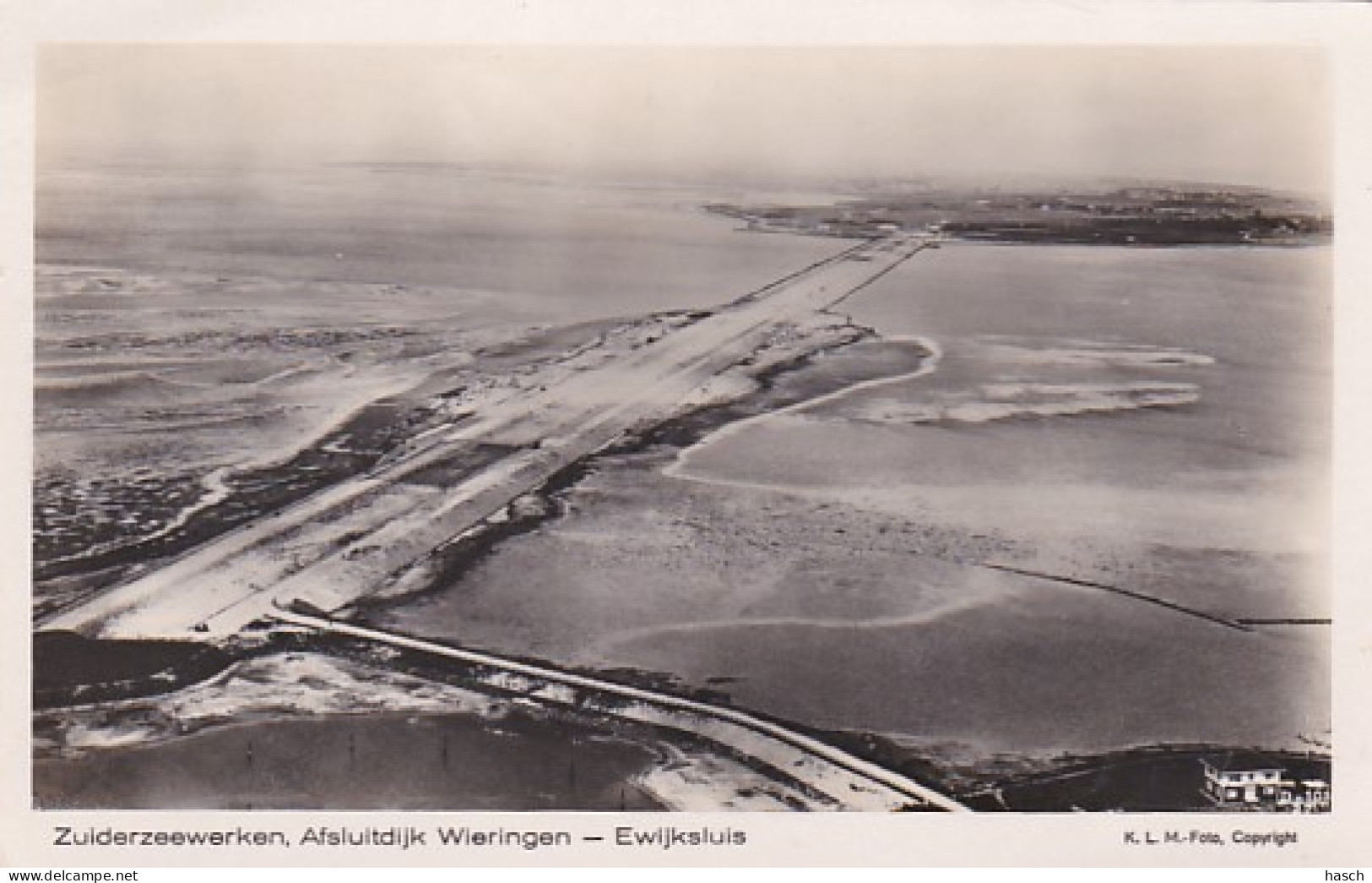 486745Zuiderzeewerken, Afsluitdijk Wieringen Ewijksluis.  - Den Oever (& Afsluitdijk)