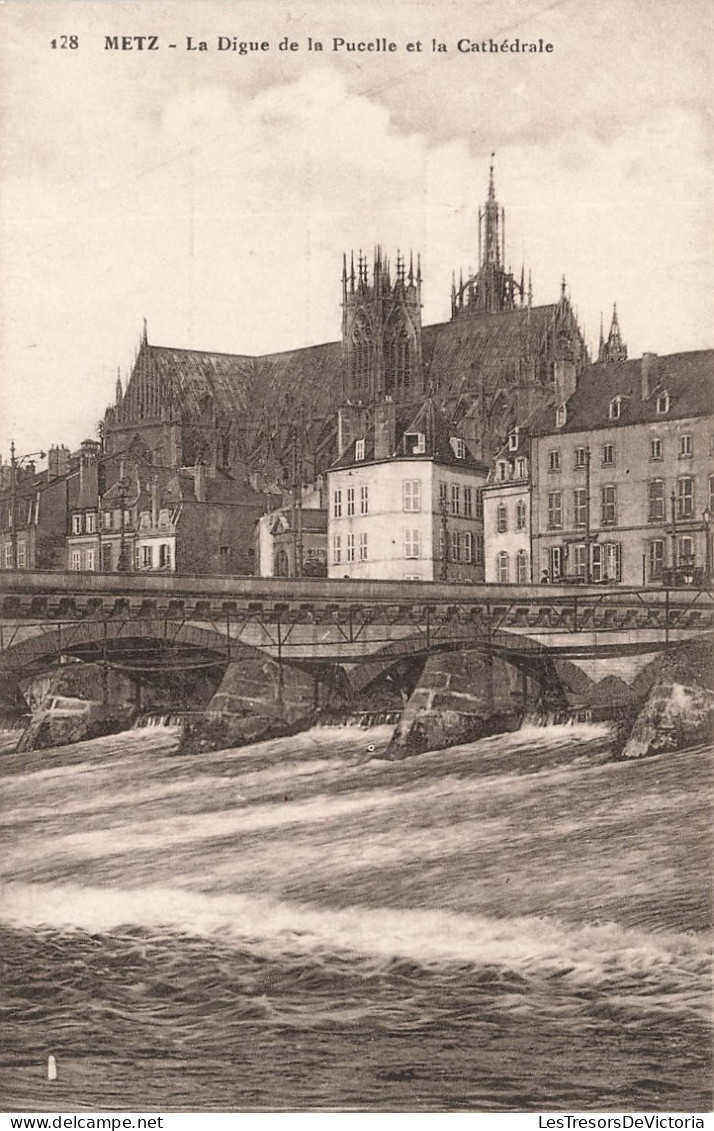 FRANCE - Metz - Vue Sur La Digue De La Pucelle Et La Cathédrale - Vue De L'extérieur - Carte Postale Ancienne - Metz