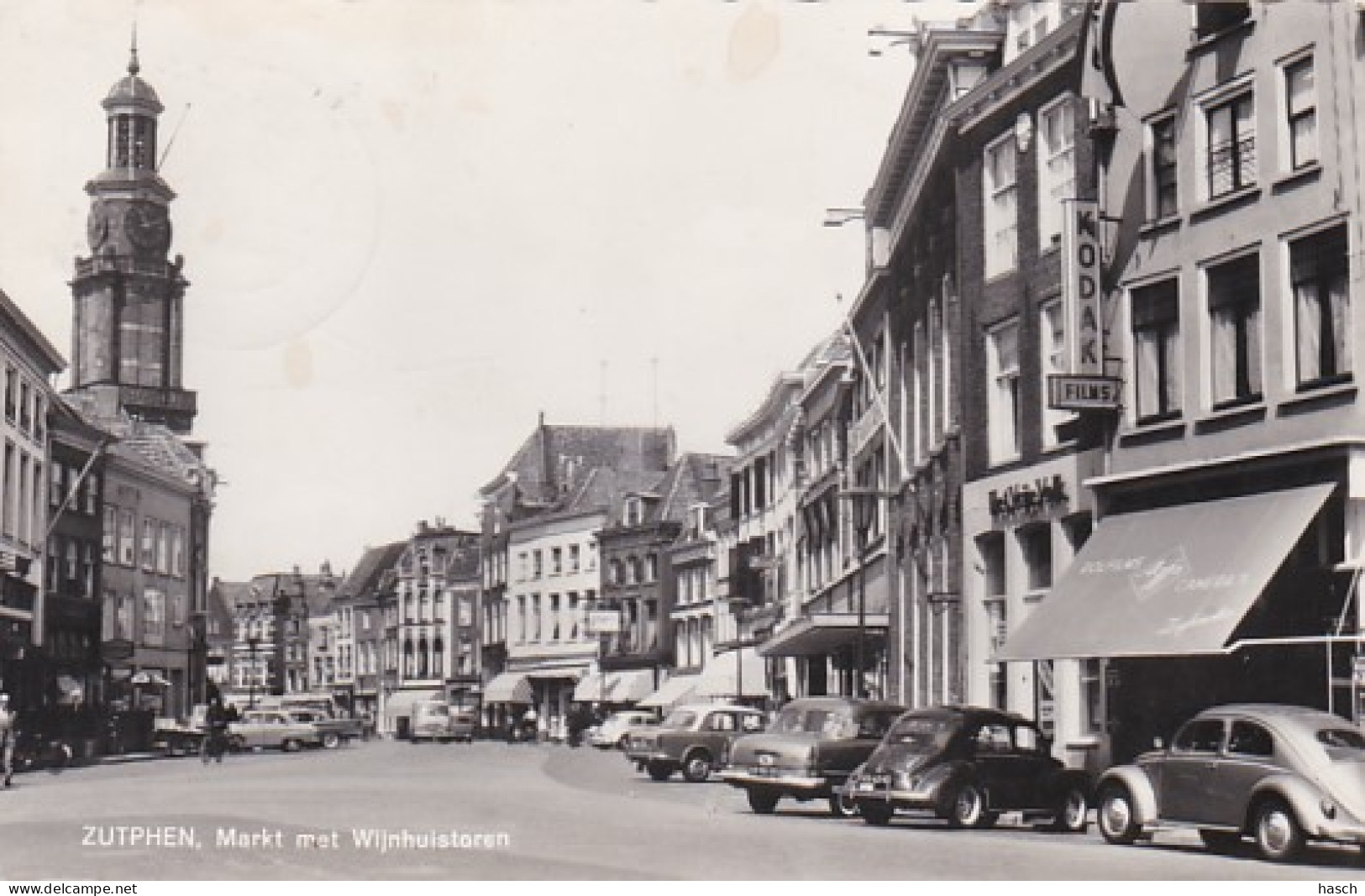 48719Zutphen, Markt Met Wijnhuistoren. (FOTOKAART ZIE AUTO’S)(Doordrukstempel, Vlekken)  - Zutphen