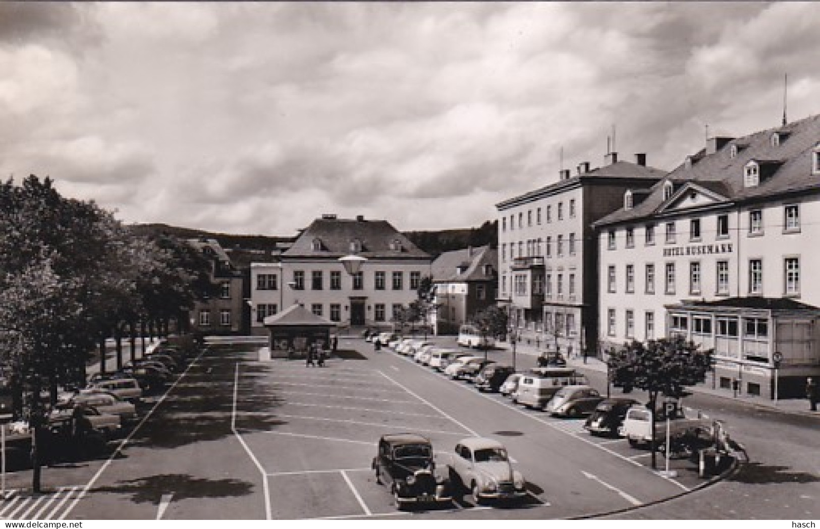 487190Arnsberg, Neumarkt Und Rathaus Mit Hotel Husemann.   - Arnsberg