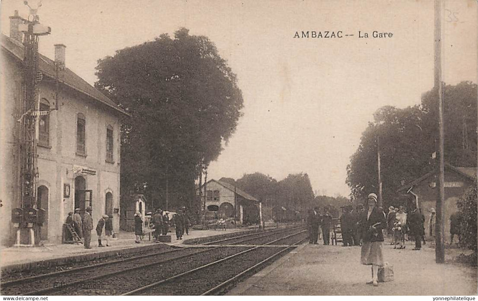 87 - HAUTE-VIENNE - AMBAZAC - La Gare - Vue Sur Les Voies - 10187 - Ambazac