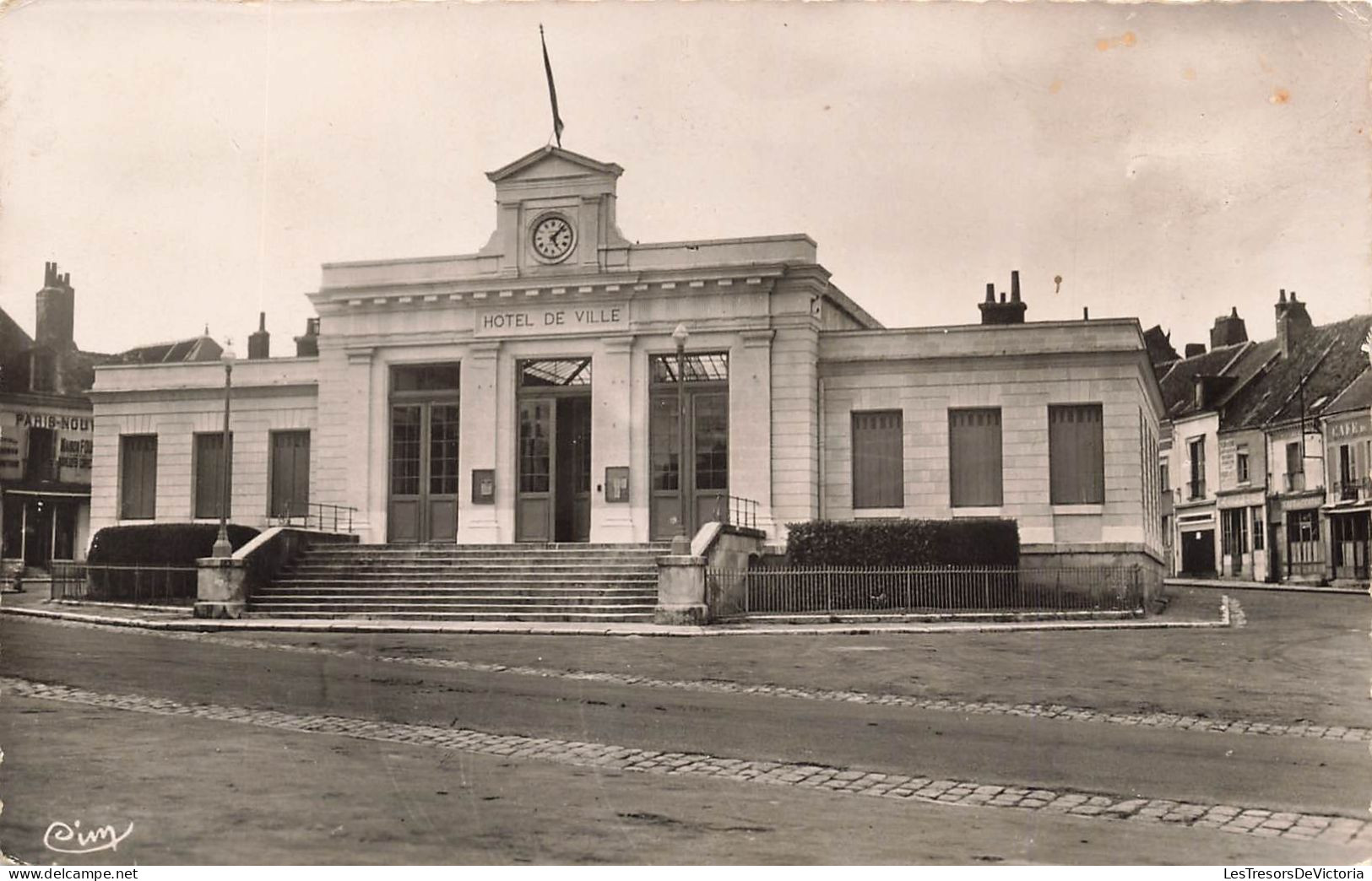 FRANCE - Château Renault - L'hôtel De Ville - Carte Postale Ancienne - Autres & Non Classés