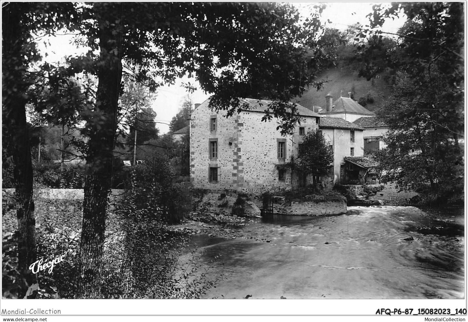 AFQP6-87-0583 - BUSSIERE POITEVINE - Le Moulin Du Queroux Et La Gartempe  - Bussiere Poitevine