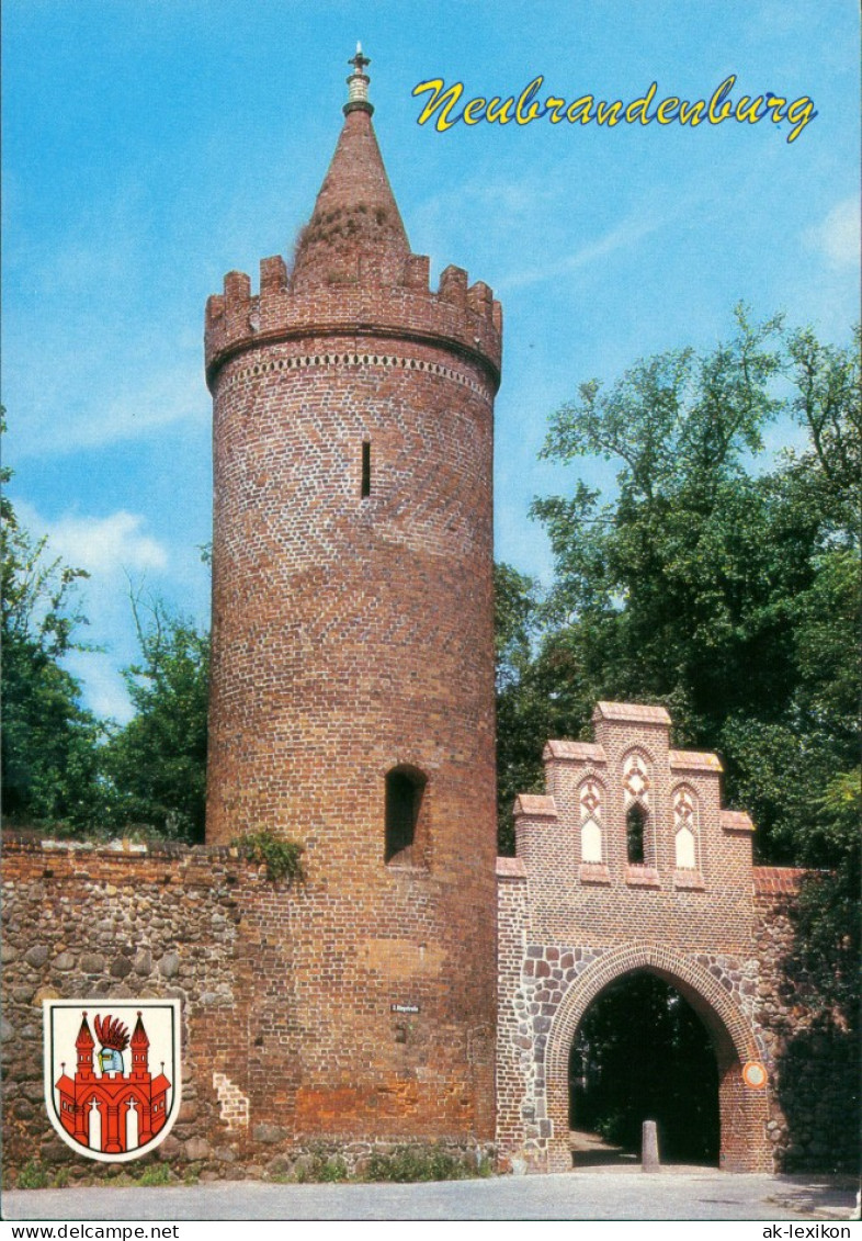 Ansichtskarte Neubrandenburg Fangelturm Und Stadtmauer Mit Wappen Und Schriftzug - Neubrandenburg