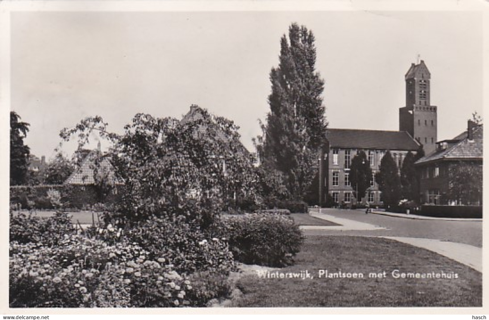 2703151Winterswijk, Plantsoen Met Gemeentehuis. – 1957. (rechtsboven 2 Kleine Vouwen) - Winterswijk