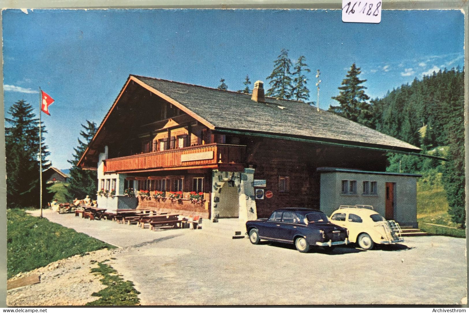 Auberge Du Lac Des Joncs, Autos VW Coccinelle Et Peugeot ? ; Propr. Marcel Genoud ; Années 1960 (16'188) - Châtel-Saint-Denis