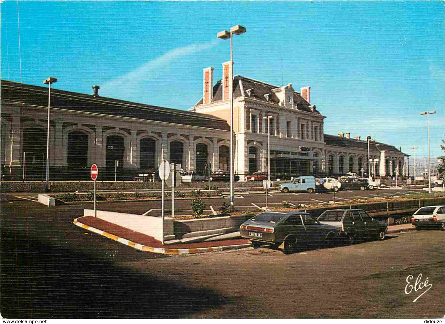 Trains - Gares Sans Trains - Brive - La Gare - Automobiles - CPM - Voir Scans Recto-Verso - Stazioni Senza Treni