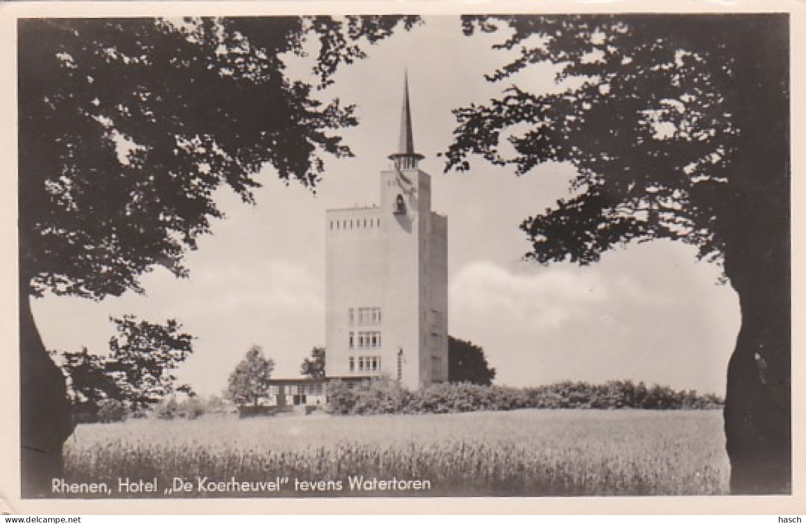 2775	108	Rhenen, Hotel ,,De Koerheuvel’’ Tevens Watertoren. (links Onder Een Kleine Vouw) - Rhenen